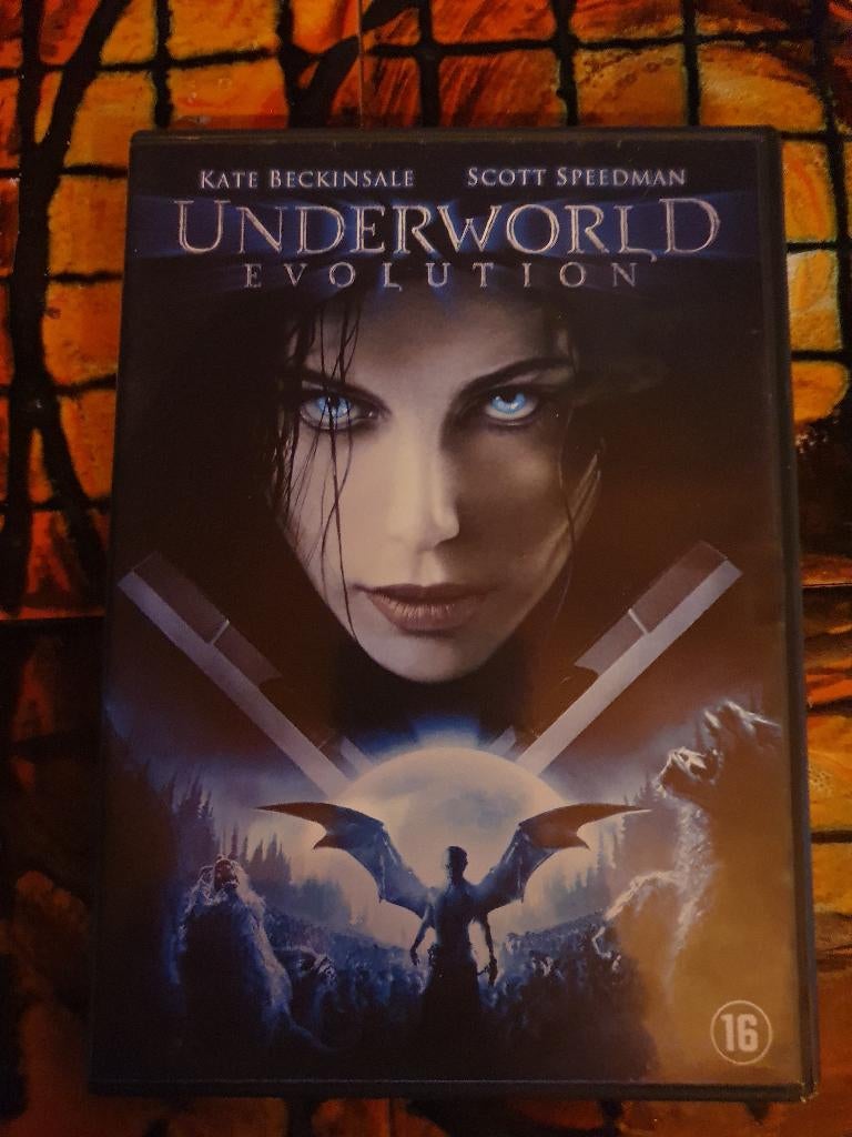 Dvd underworld evolution, À partir de 16 ans, Enlèvement ou Envoi, Comme neuf, Vampires ou Zombies