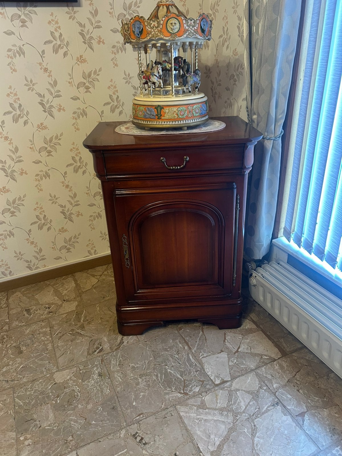 Meuble d’appoint, Enlèvement, Comme neuf
