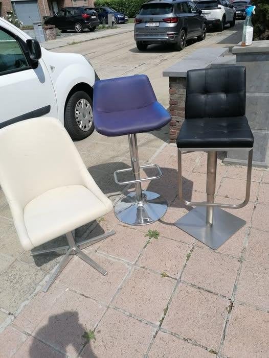 tabourets et chaise a recouvrir, Enlèvement, Réglable en hauteur, Utilisé