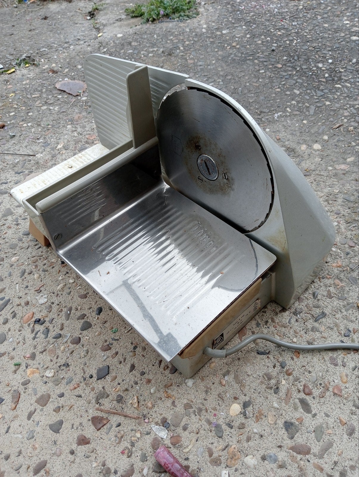 machine de découpe ancienne, Enlèvement ou Envoi