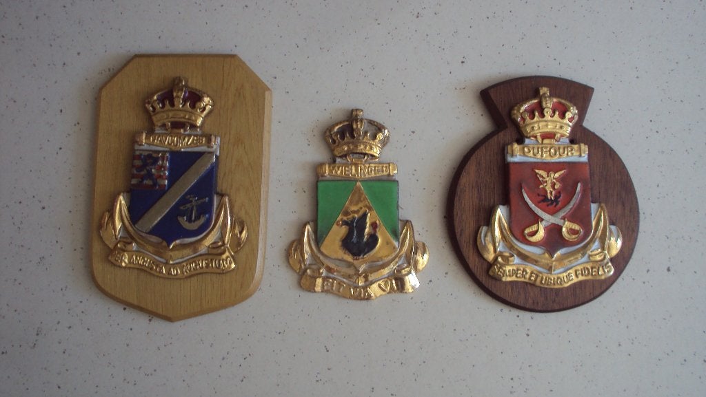 lot Zeemacht 3 oude cresten, Verzamelen, Ophalen of Verzenden
