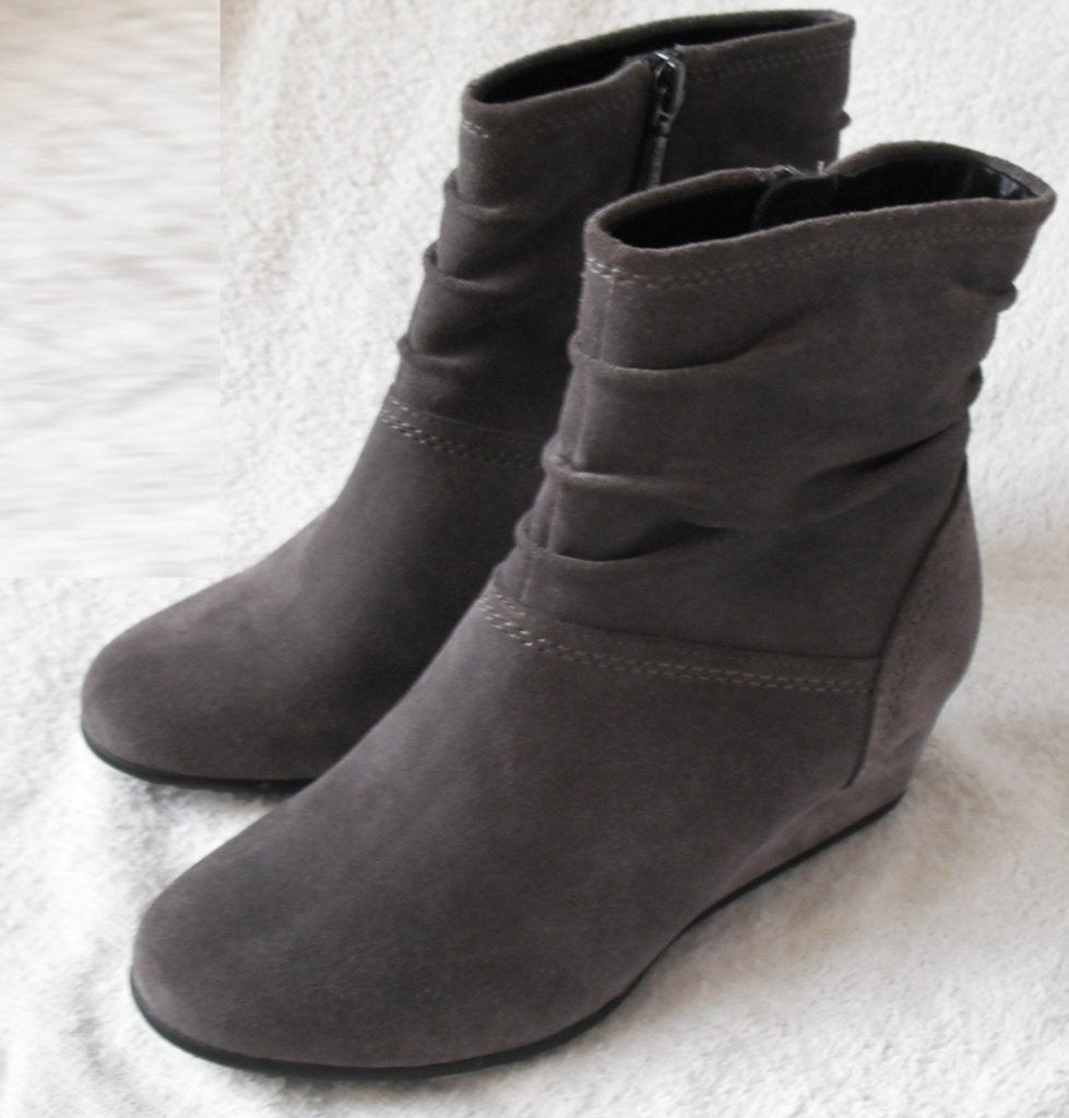 Grijze Suede laarsjes " MEDICUS " maat 3,5 ( 36 en half ), Medicus, Lage of Enkellaarzen, Nieuw, Ophalen of Verzenden