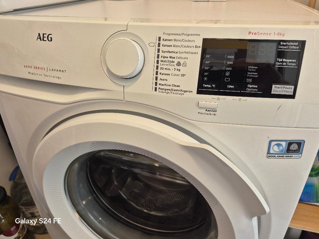 Machine à laver AEG 8kq, très économique, en très bon état, 1200 à 1600 tours, 6 à 8 kg, 85 à 90 cm, Programme lavage à la main