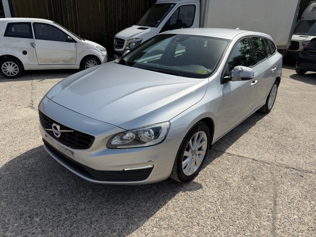 Volvo V60 2.0 D2 Dynamic Edition Geartronic *EUR6*2016*, Auto's, Leder, 5 deurs, Zilver of Grijs, Te koop