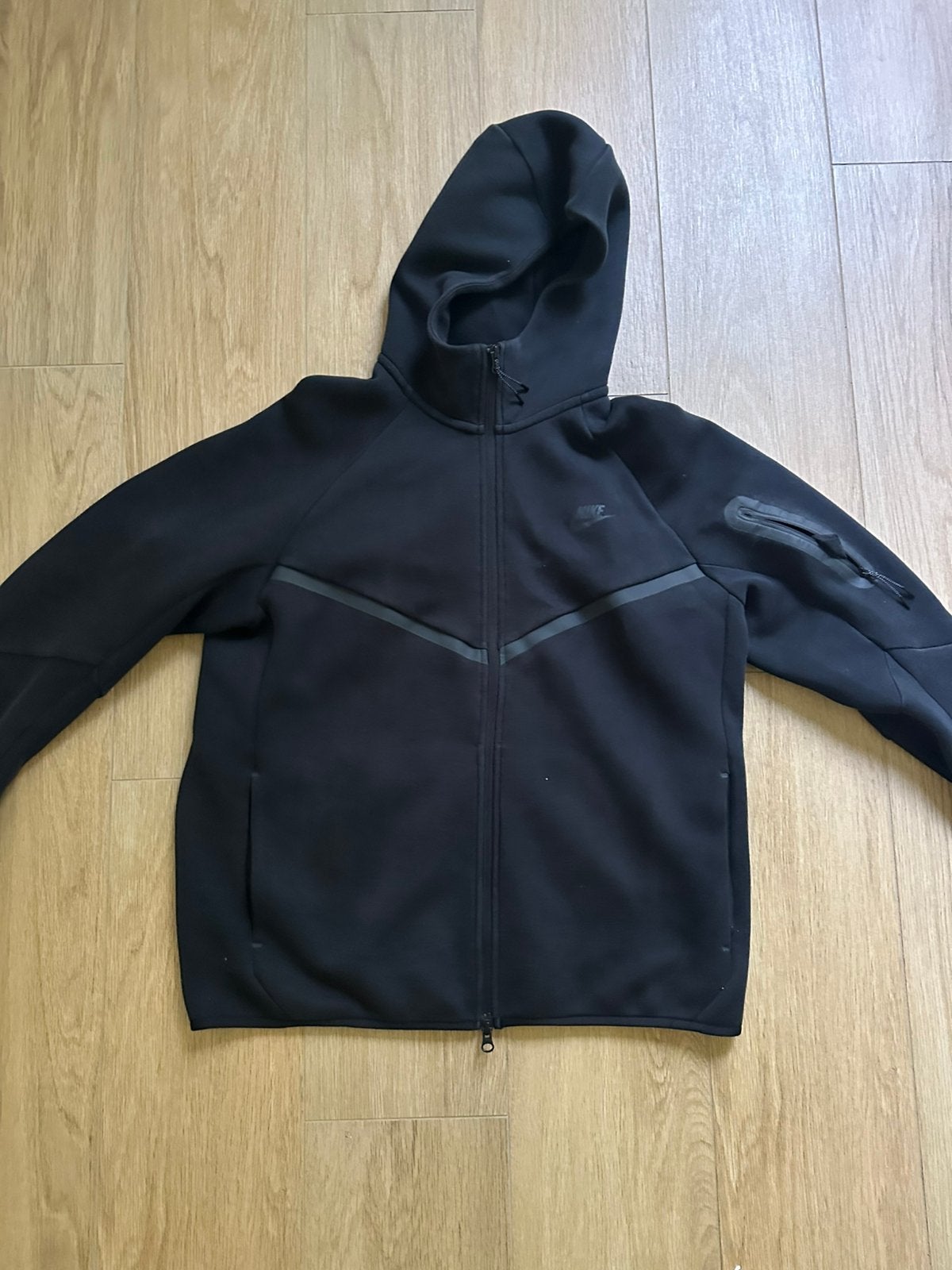 Gilet nike tech noir L, Vêtements | Hommes, Envoi, Porté, Taille 52/54 (L), Noir