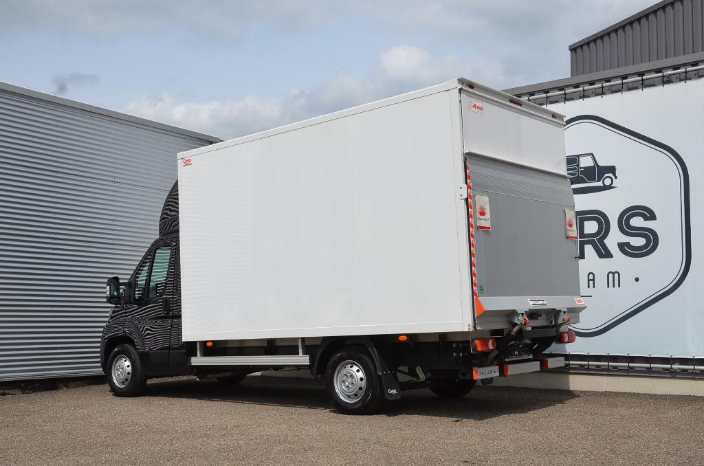 Peugeot Boxer- Meubelbak-Laadklep- Camera-Carplay- 33850+BTW, Auto's, Start-stop-systeem, 4 deurs, Stof, Euro 6