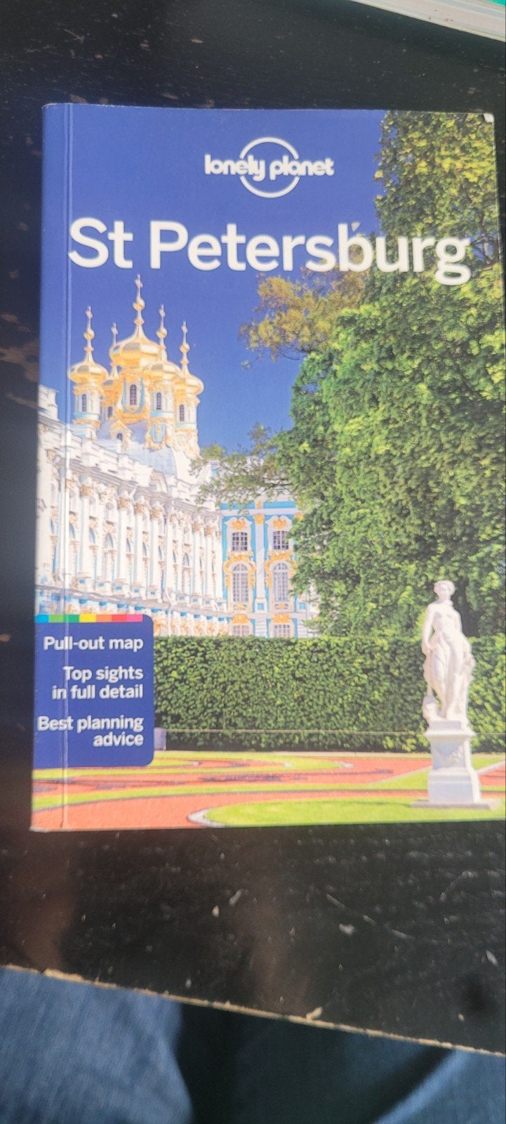 Regis St Louis - St Petersburg -LP- 8e, Livres, Guides touristiques, Enlèvement ou Envoi, Regis St Louis, Autres marques