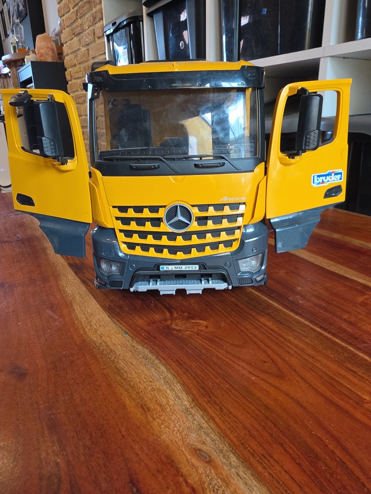 Camion benne Mercedes-Benz Arocs Bruder, Enlèvement