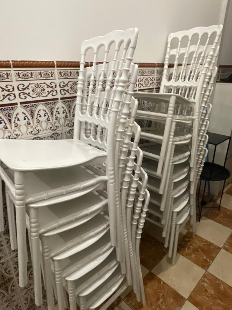 Chaises blanches, Maison & Meubles, Enlèvement, Cinq, Six Chaises ou plus, Utilisé, Bois