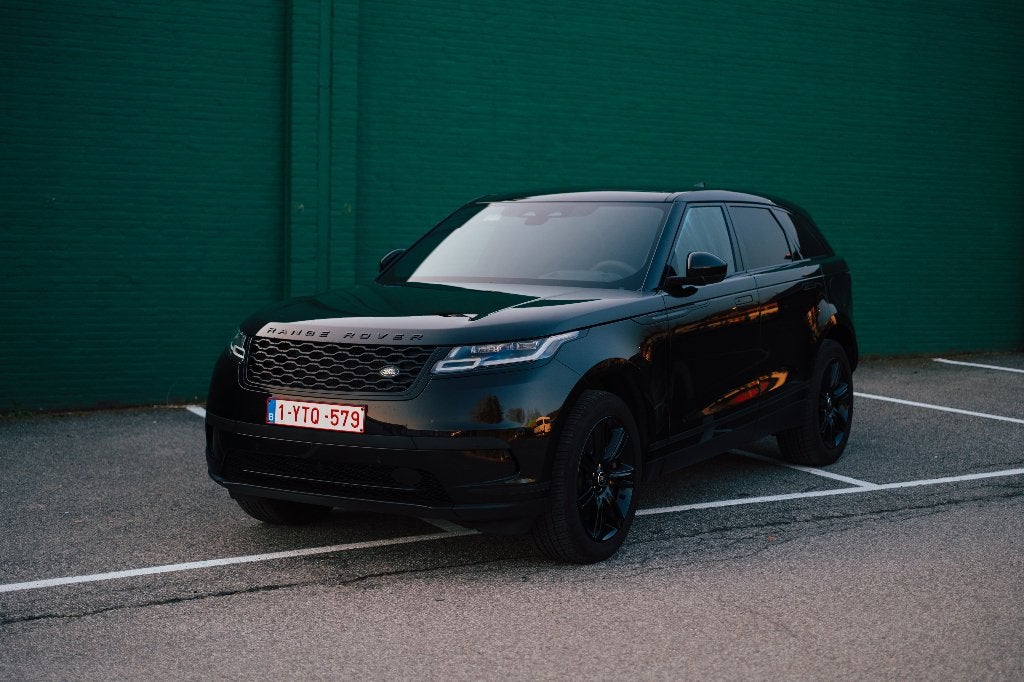 Range Rover Velar P400e S AWD | 2023 | 74.000 km, Automaat, Dealer onderhouden, Zwart, 4 cilinders