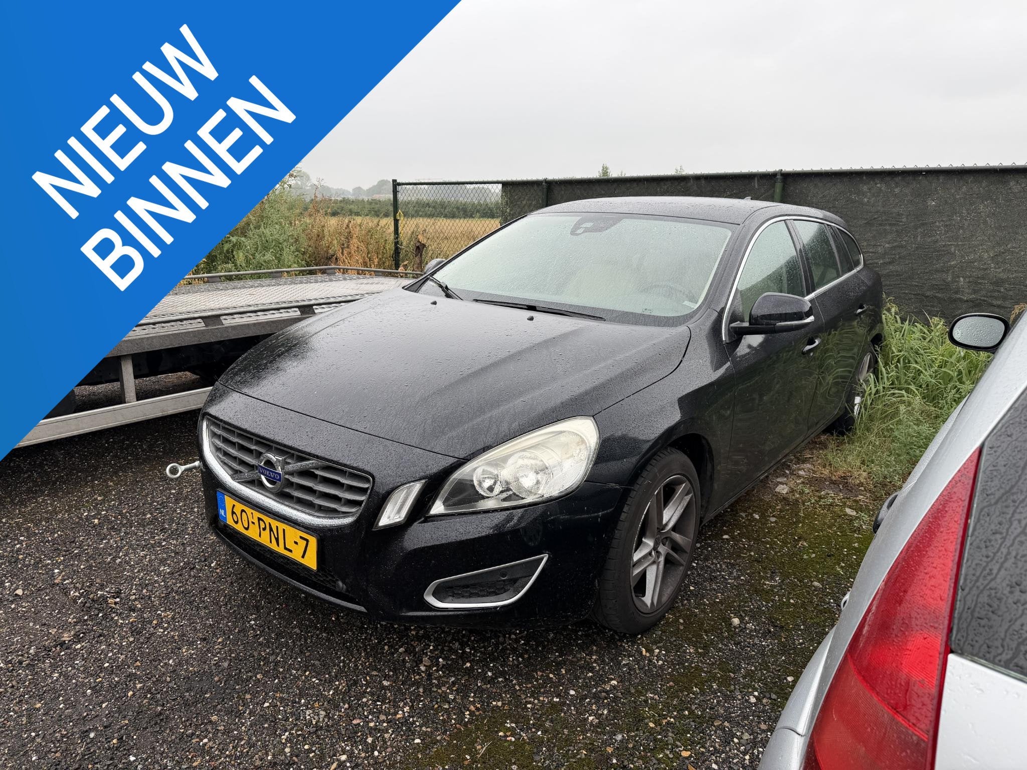 Volvo V60 1.6 T3 Momentum MOTOR DEFECT |, Voorwielaandrijving, 110 kW, 4 cilinders, Leder en Stof