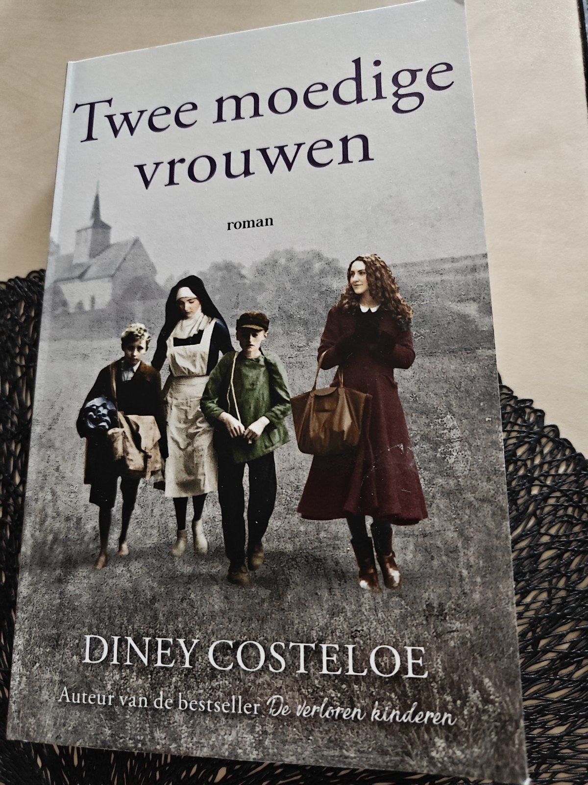 Diney Costeloe - Twee moedige vrouwen, Enlèvement ou Envoi, Diney Costeloe