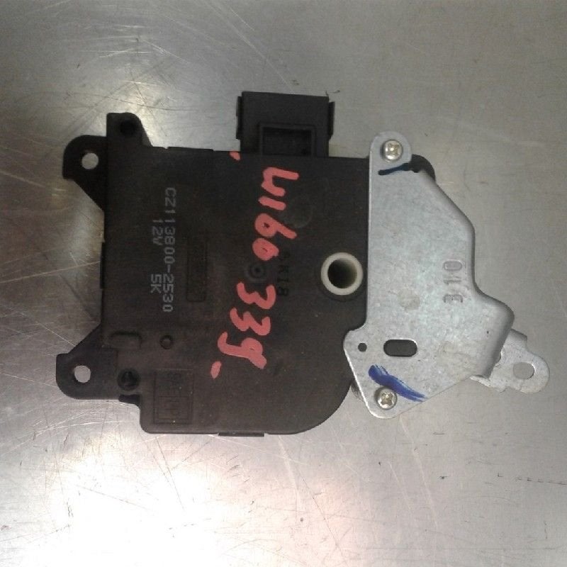 ACTIONNEUR MOTEUR VOLET CHAUFFAGE Suzuki (|CZ1138002530|), Utilisé, Suzuki