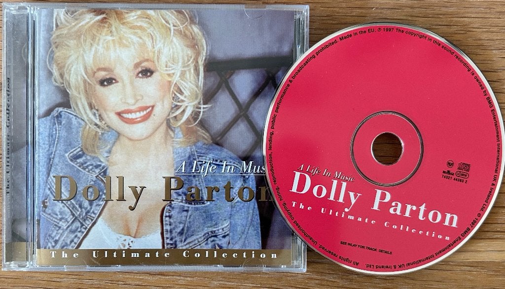 DOLLY PARTON - A life in music ( CD; 25 tracks ), Cd's en Dvd's, Ophalen of Verzenden, Zo goed als nieuw, Inclusief boekje