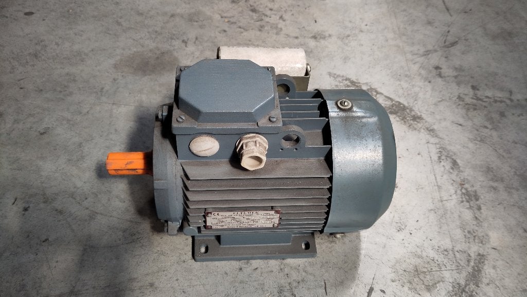 Moteur électrique de 2 CV (1,5 kW) non utilisé — Eltemek, Bricolage & Construction, Enlèvement, Neuf, Moteur électrique, 1800 tpm ou plus