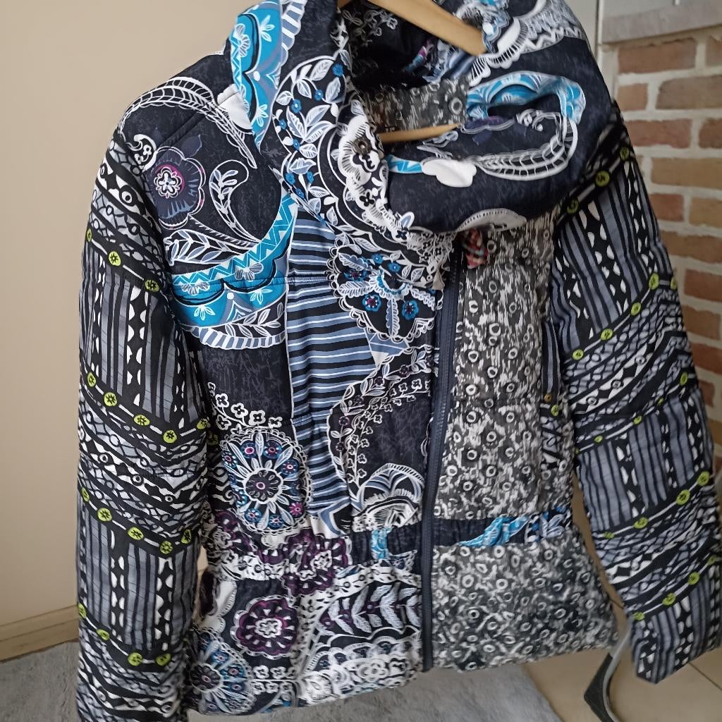 Damesjas Desigual, maat  38, heel goede staat, Ophalen of Verzenden, Maat 38/40 (M)