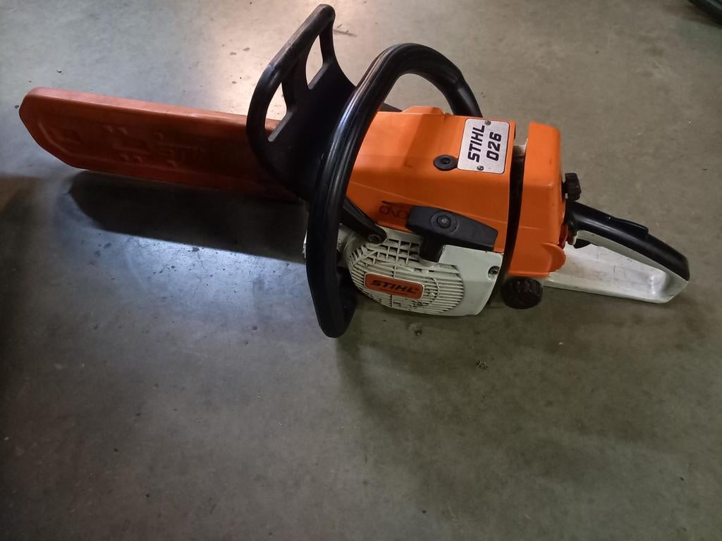STIHL 026 kettingzaag, Ophalen, Kettingzaag