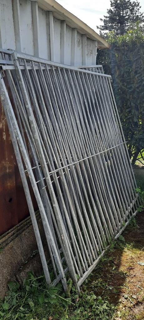 Panneaux de chenil et éventuellement niche pour chien (usagé, Enlèvement, 100 cm ou plus, 110 cm ou plus, Niche à chien