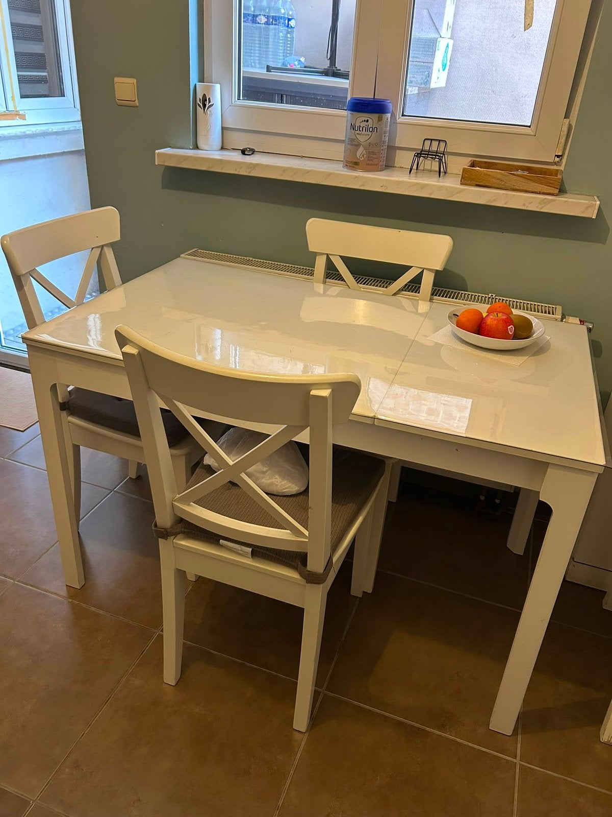 Eet tafel met 4stoelen inclusief de beschermlaag, Huis en Inrichting, Complete eetkamers, Ophalen of Verzenden