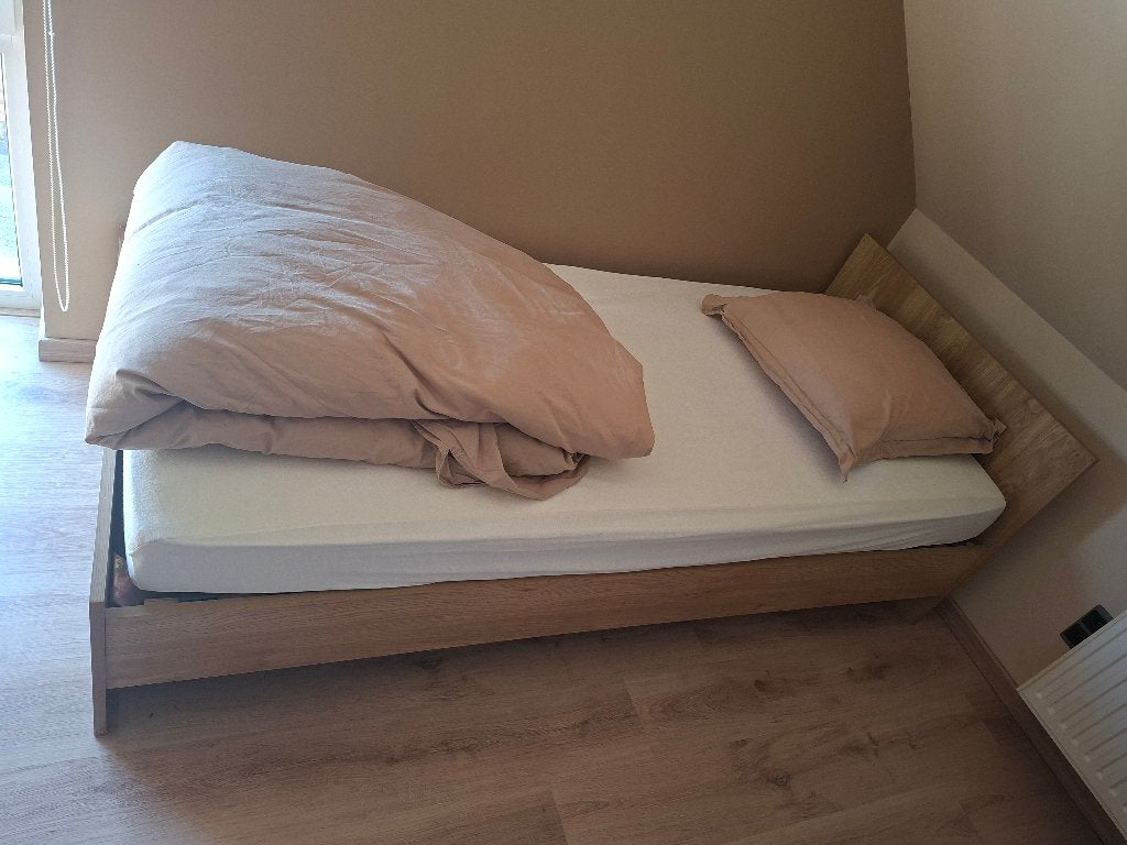 eenpersoonsbed met matras, Huis en Inrichting, Slaapkamer | Bedden, Ophalen, 90 cm, Eenpersoons, Bruin