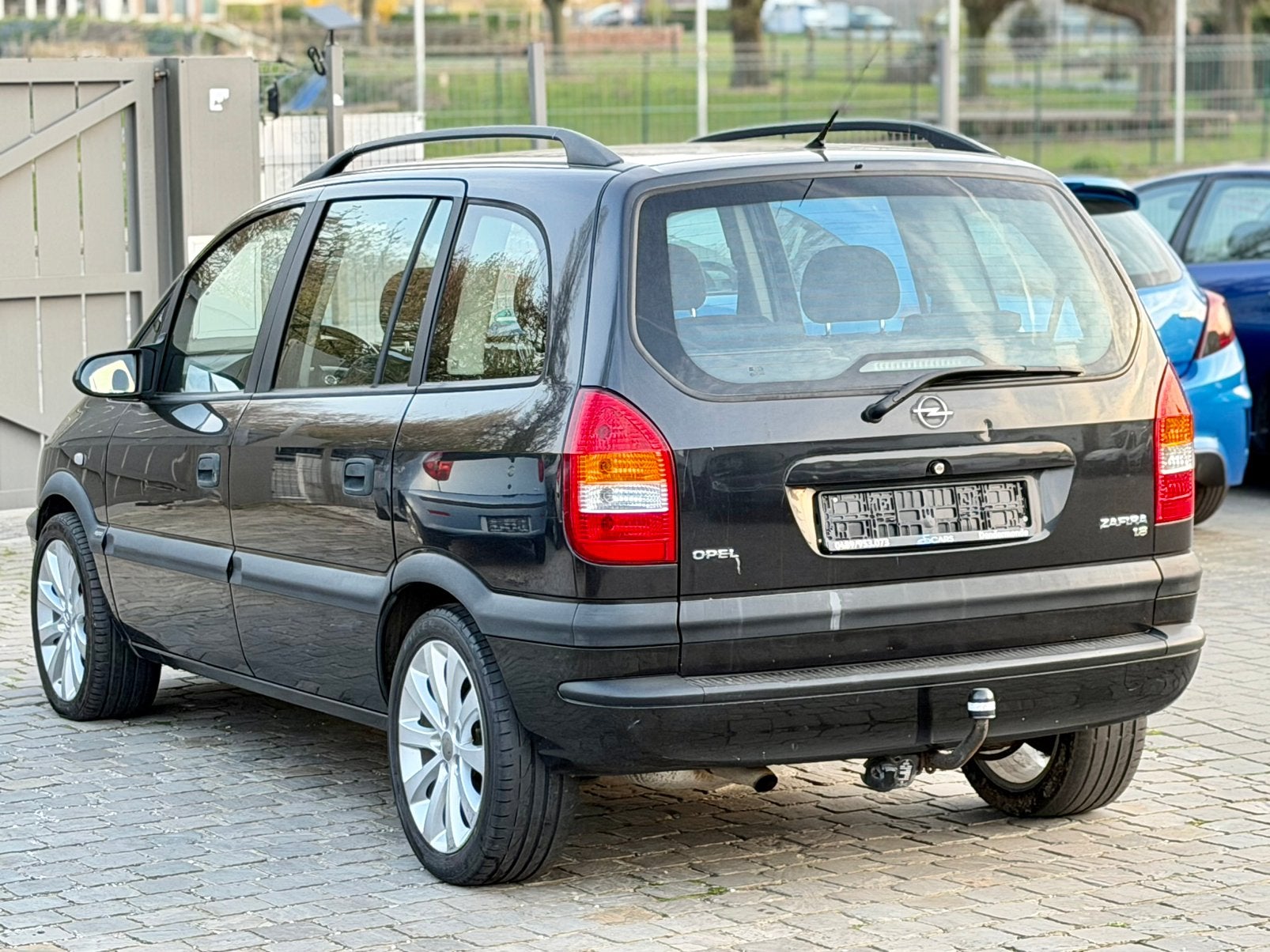 Opel zafira 1.8i ** Automatiek ** 120.000 km ** Airco **, Auto's, Opel, Monovolume, 4 cilinders, 7 zetels, Zafira