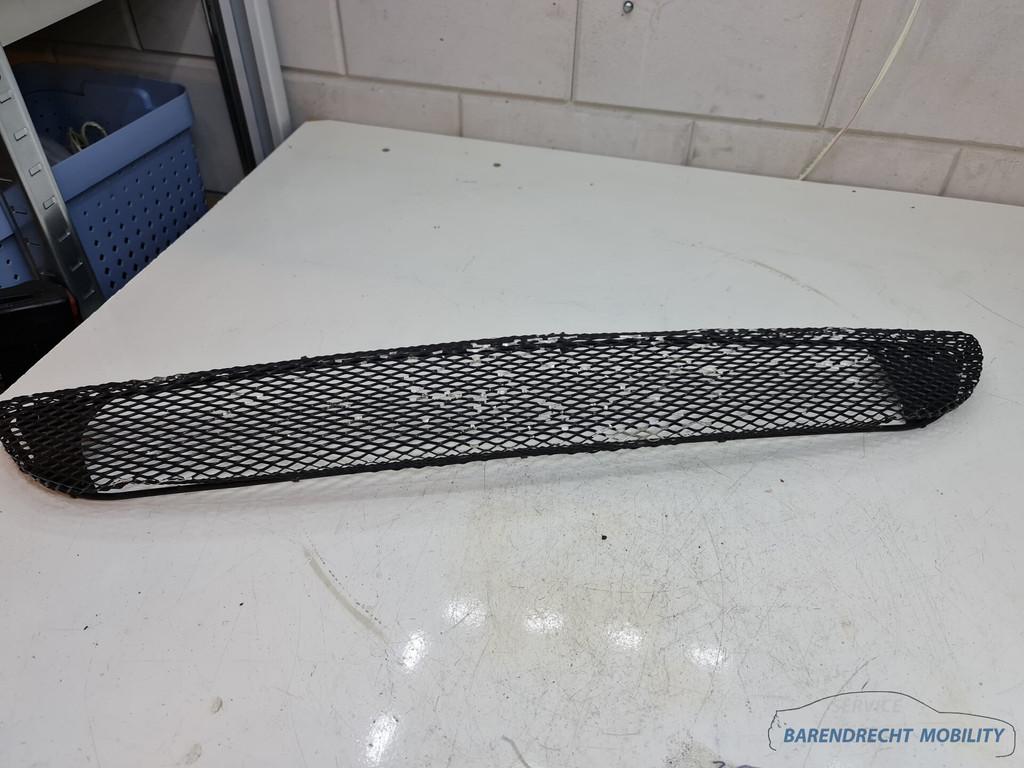 AMG bumpergrille Mercedes W203 C Klasse zwart origineel gebr, Auto-onderdelen, Gebruikt, Mercedes-Benz AG, Mercedes-Benz, Mercedesstrasse 120
70372  Stuttgart, DE