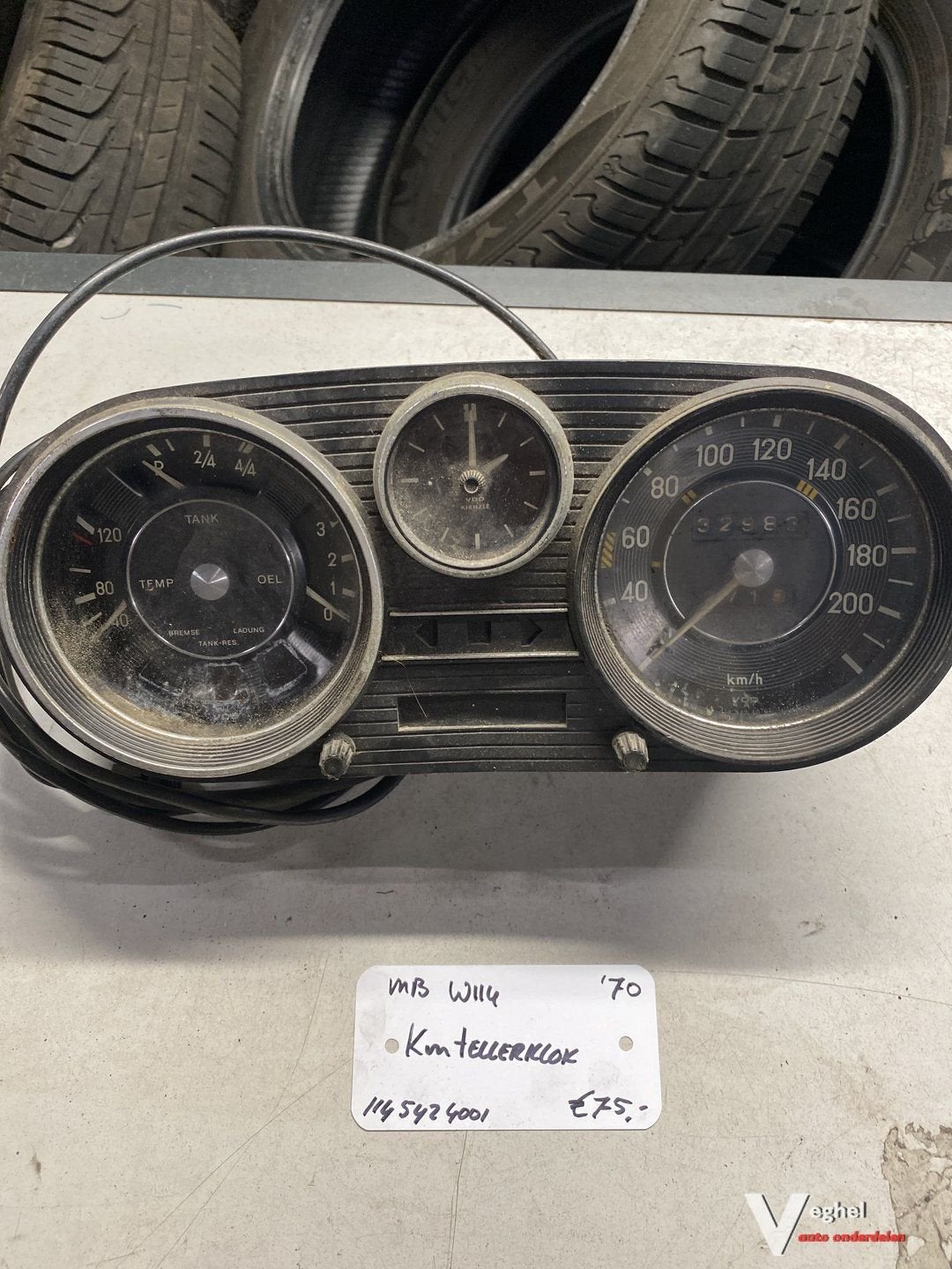 Mercedes W114 Km Tellerklok 114 542 4001, -, Utilisé, -, -
