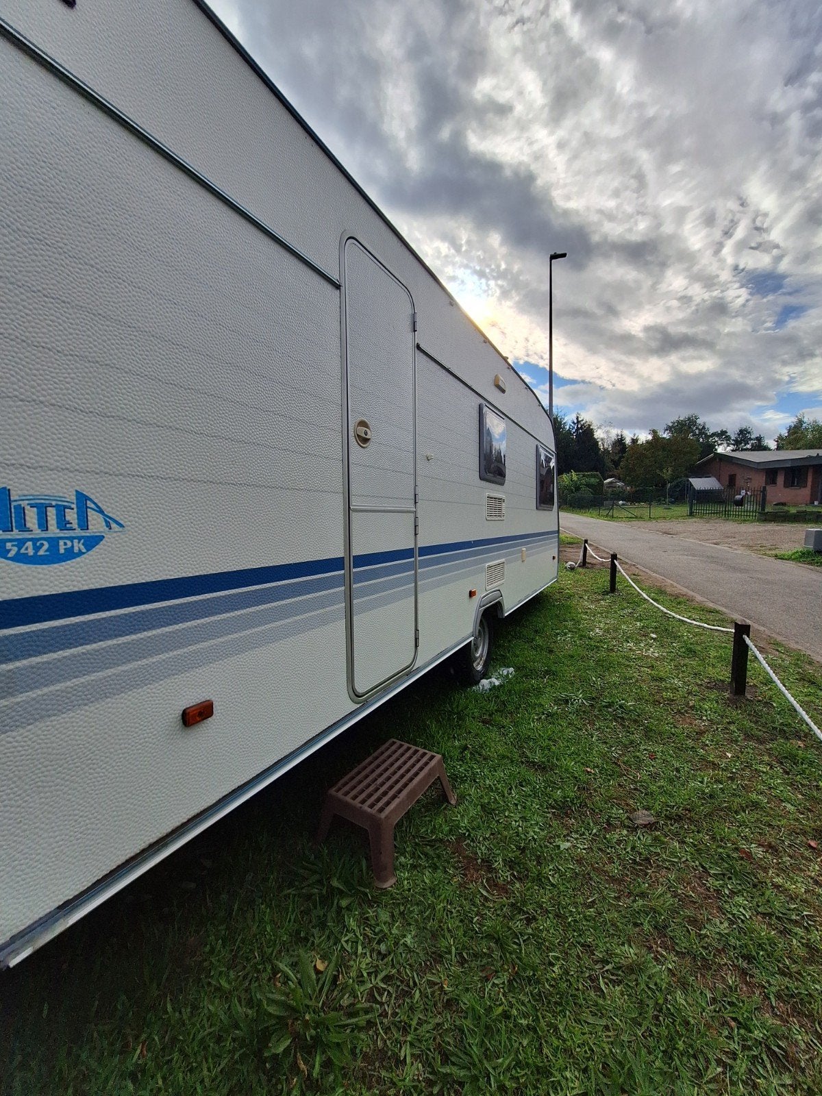 ADRIA542 MET ISABELLA TENT ALS NIEUW EERSTE EIGENAAR 5/2006, Caravans en Kamperen, Standaardzit, Voortentlamp, Particulier, Adria
