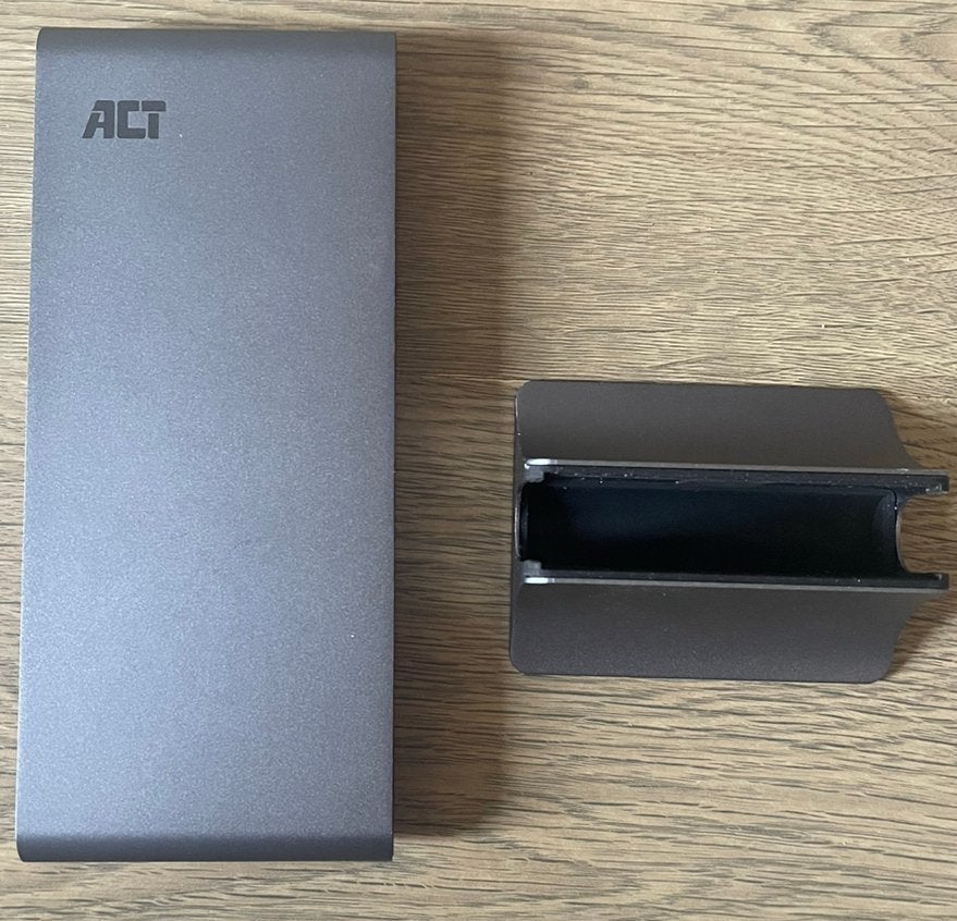 Station d’accueil USB-C Triple 4K ACT AC7047support vertical, Télécoms, Batteries externes, Comme neuf, Enlèvement