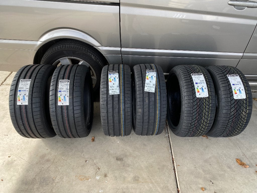 245/40 R18 Bridgestone - GOODYEAR - Continental 245/40 R18, Autos : Pièces & Accessoires, Neuf, 245 mm, Véhicule de tourisme, Pneus été