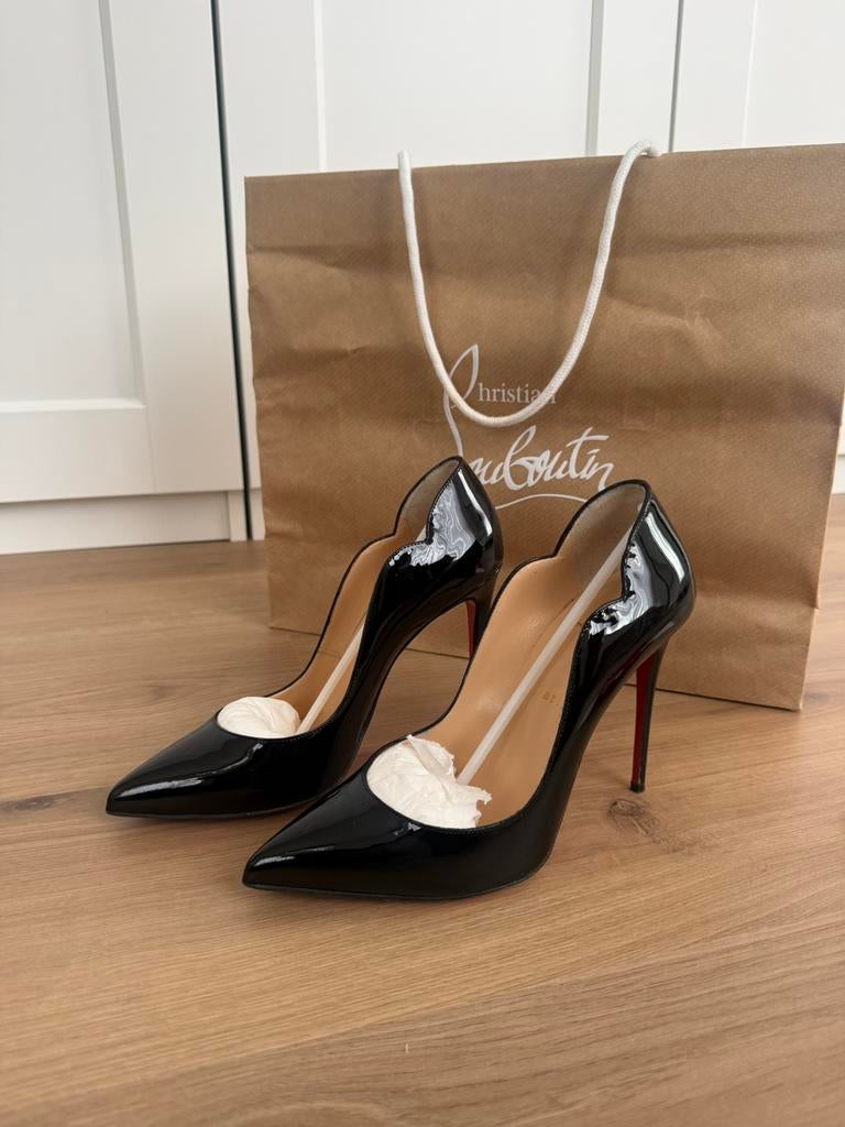 Christian Louboutin - Hot chick - Pointure 39, Escarpins, Comme neuf, Enlèvement, Noir