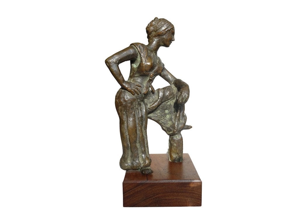 Veilinghuis Oranje - Statue en bronze d'une jeune femme, Sur socle, Statue, Brons, Enlèvement