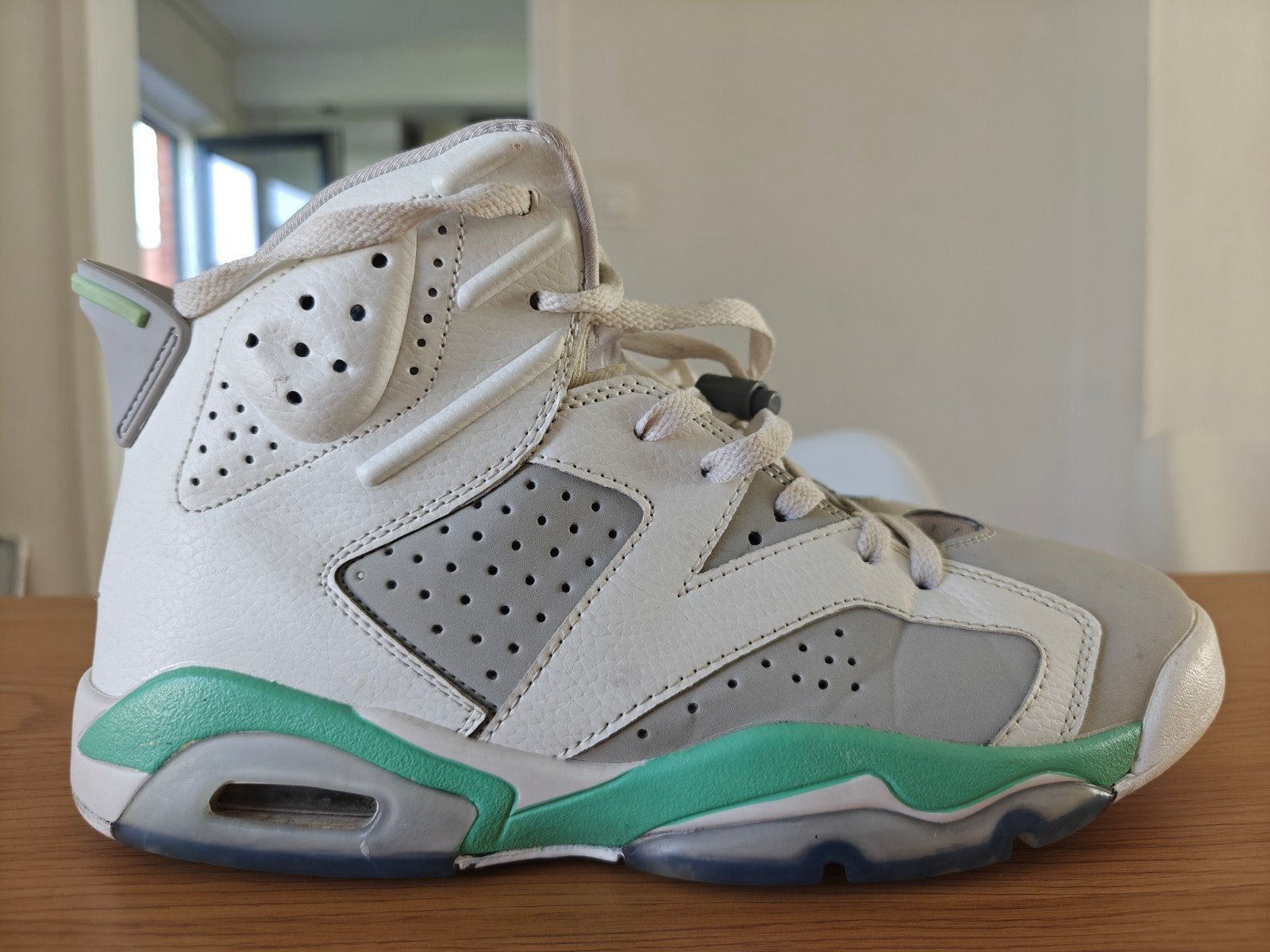 Nike Air Jordan 6 Retro Mint Foam – Taille 44.5, Enlèvement ou Envoi, Nike, Comme neuf, Blanc