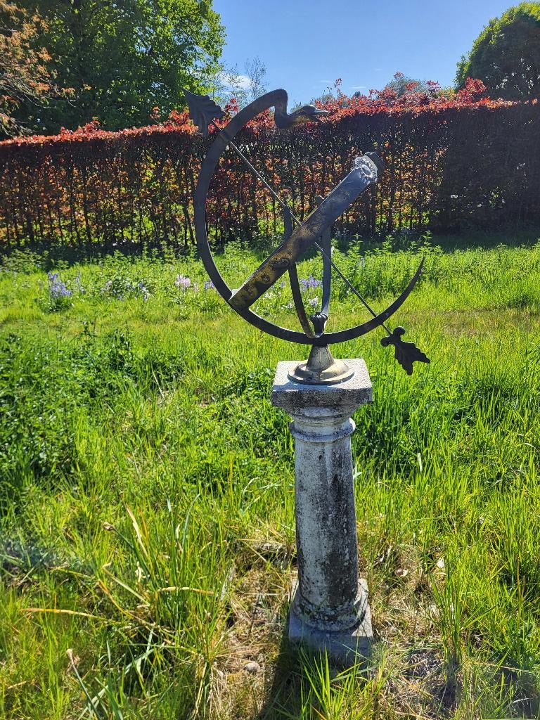 Zonnewijzer op stenen sokkel, Ophalen, Gebruikt, Overige materialen, Overige typen