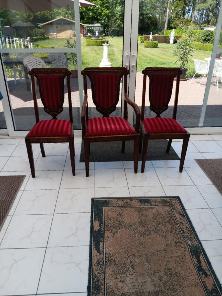 Drie antieke stoelen, Ophalen, Drie