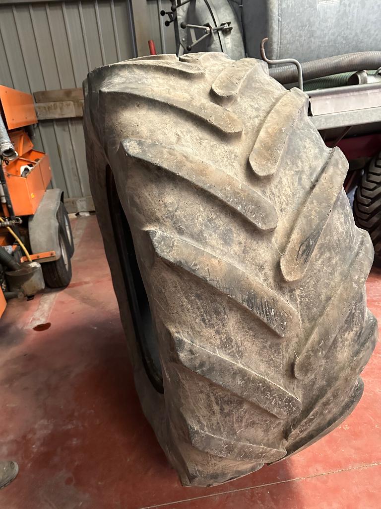 Pneus 650/65 R38, Zakelijke goederen, Landbouw | Onderdelen | Banden, Velgen en Assen, Ophalen
