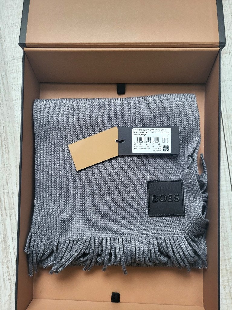 HUGO BOSS wollen sjaal: nieuw in verpakking., Kleding | Heren, Ophalen of Verzenden, Nieuw, Hugo Boss, Sjaal