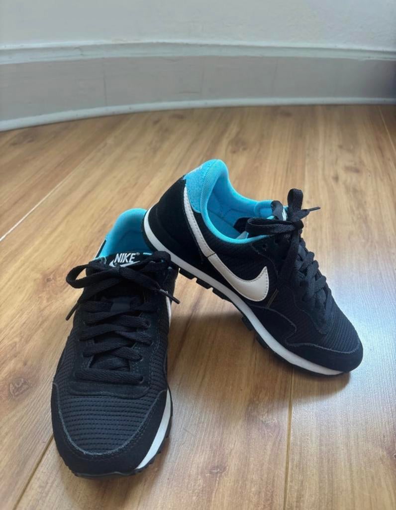 Nike Air Pegasus 83 zwarte sneakers/maat 37,5 - UK 4, Kleding | Dames, Ophalen of Verzenden, Zo goed als nieuw, Wit