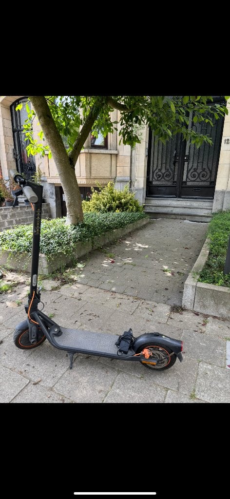 Ninebot F2 (Segway), Fietsen en Brommers, Ophalen, Zo goed als nieuw, Elektrische step (E-scooter), Segway ninebot