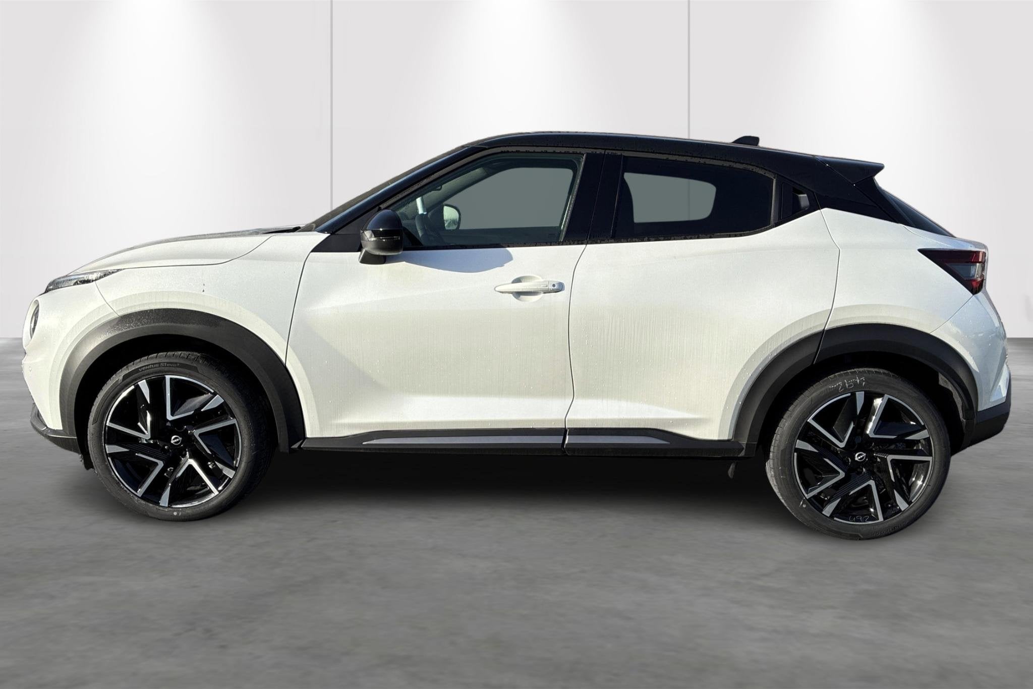 Nissan Juke 1.0 DIG-T 114 N-Design airco, apple carplay, nav, Auto's, Voorwielaandrijving, Stof, 1250 kg, Zwart