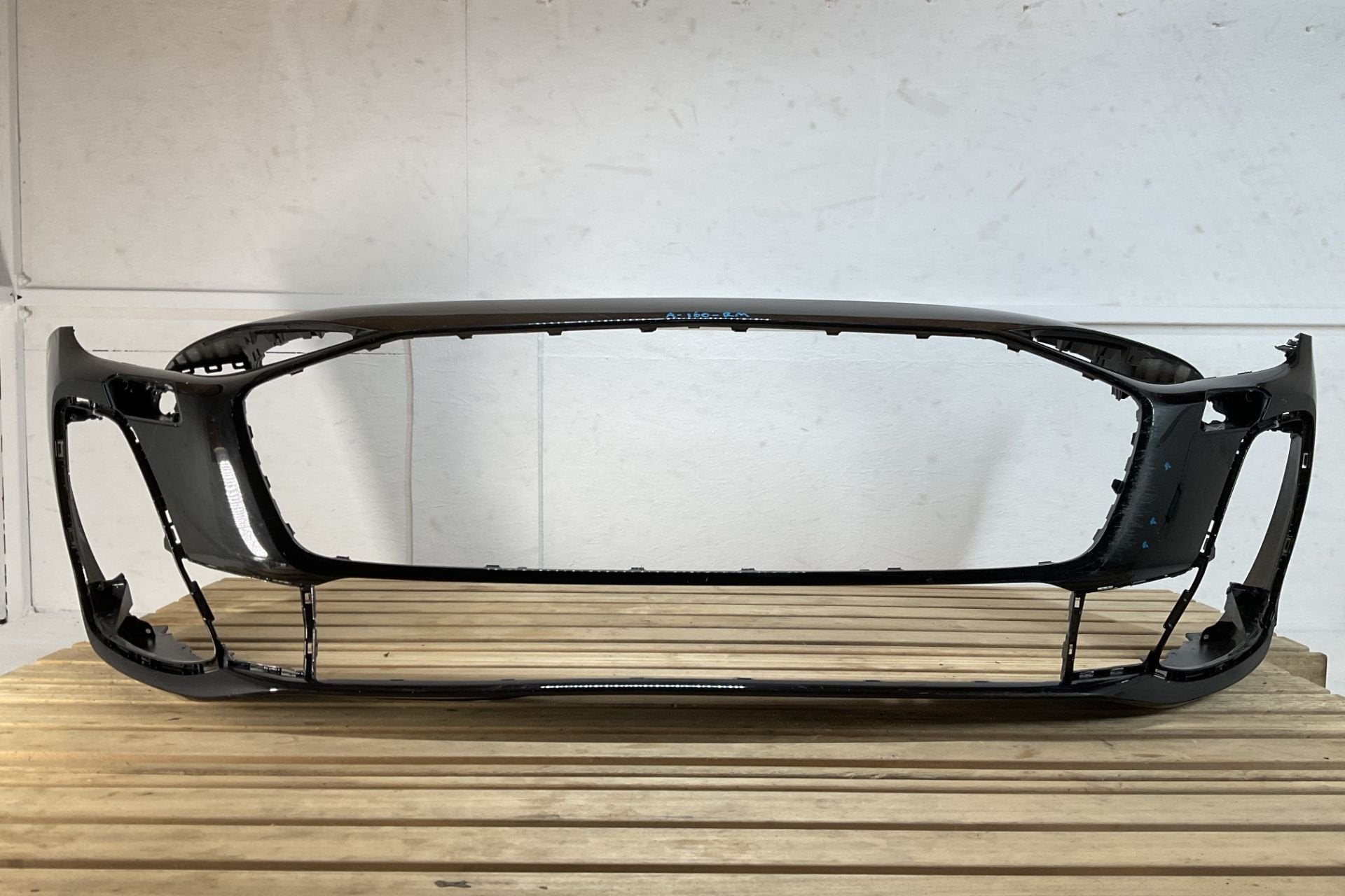Bumper Audi A5 B10 8B3807437A SLINE S-LINE Voorbumper A-160-, Gebruikt, Voor, AUDI AG, Auto-Union-Strasse 1
85045  Ingolstadt, DE