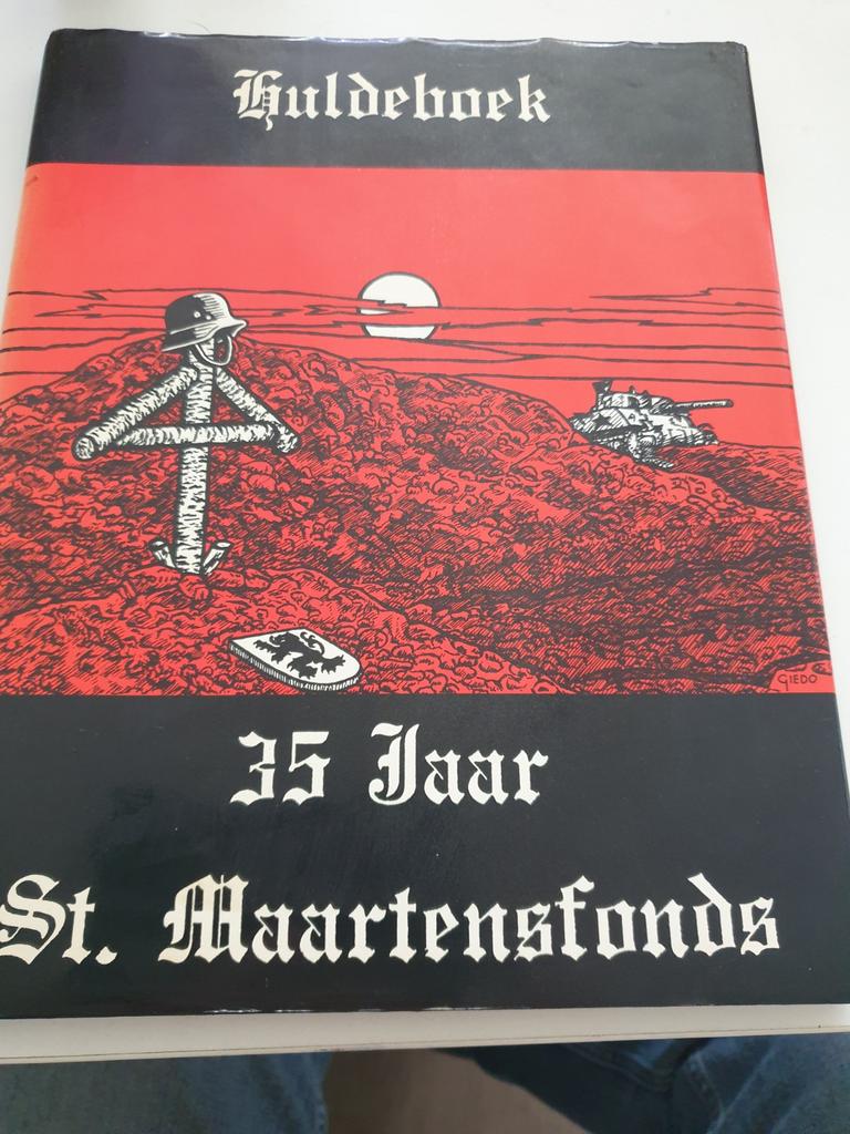 Huldeboek 35 jaar St. Maartensfonds 1940-1949 hc, Boeken, Oorlog en Militair, Gelezen, Tweede Wereldoorlog, Ophalen of Verzenden