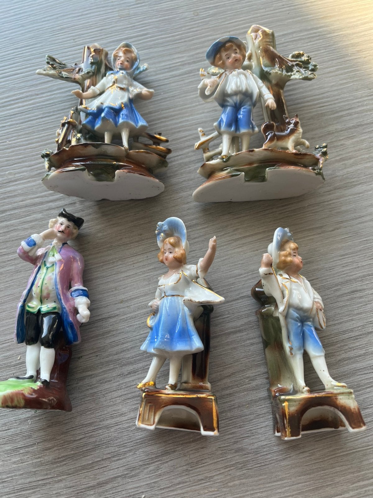 Porseleinen beeldjes, Ophalen