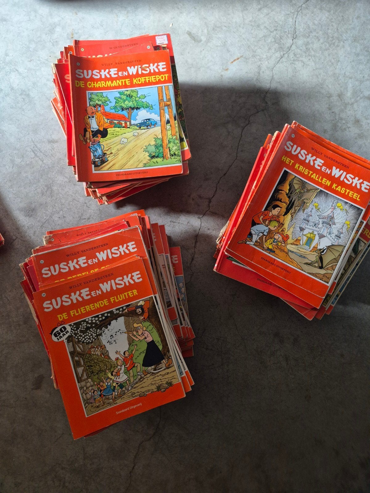 lot van 128 Suske & Wiske strips, Boeken, Stripverhalen, Ophalen