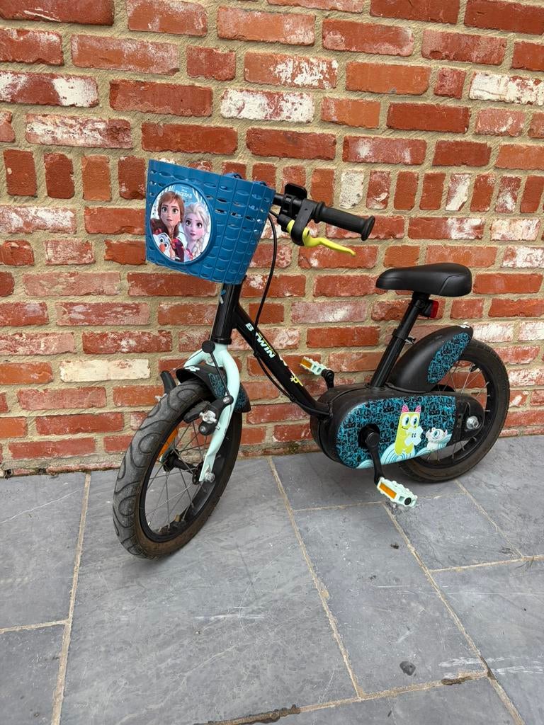 Kinderfiets B’TWIN 14 inch met steunwieltjes – goede staat, Fietsen en Brommers, Fietsen | Kinderfietsjes, Gebruikt, Minder dan 16 inch