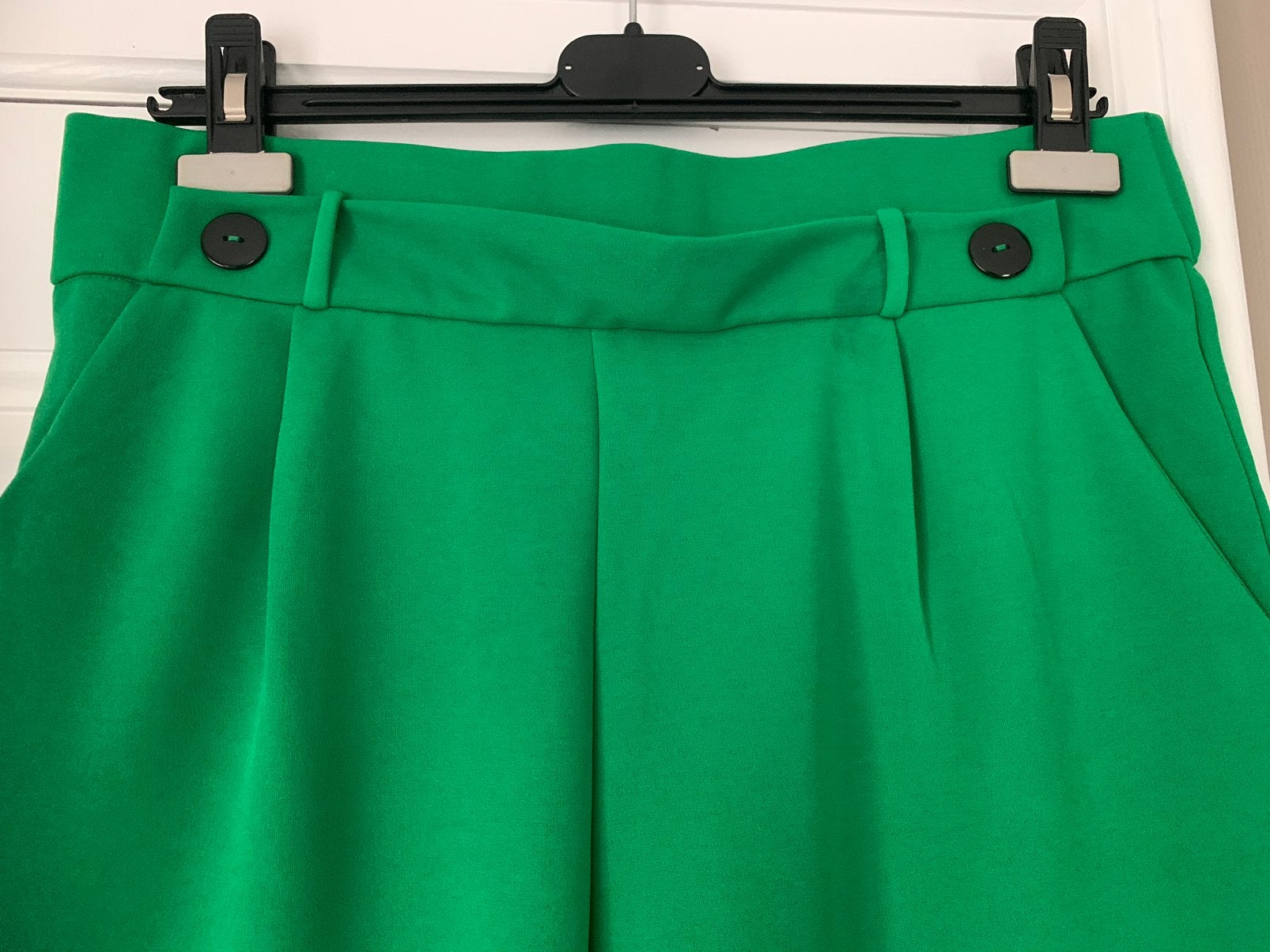 Elastische briek 42-44 groen, bijna nieuw, Vêtements | Femmes, Enlèvement ou Envoi, Comme neuf, Vert