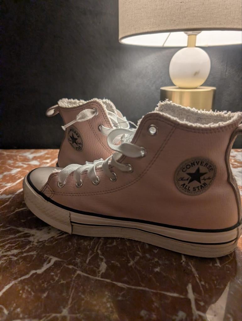 Converse 38, Enfants & Bébés, Enlèvement