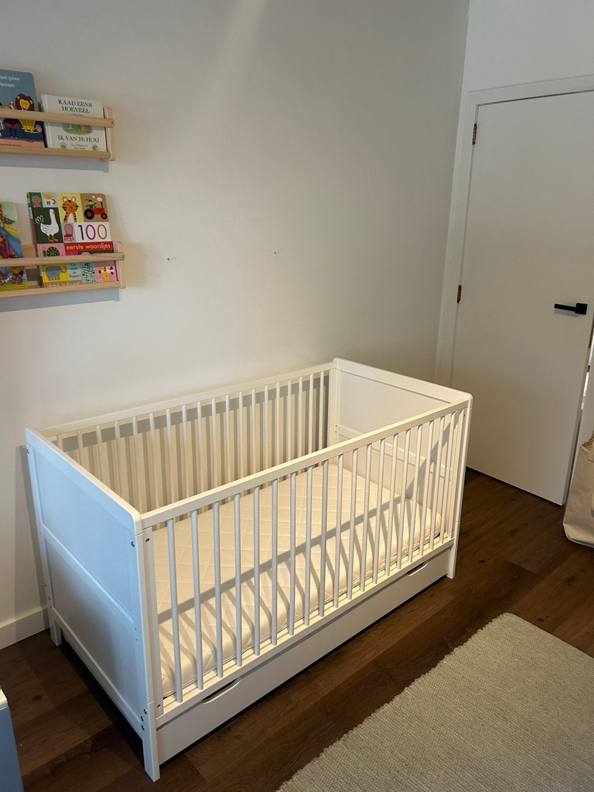 Doorgroeibed incl matras, matrasbeschermer, hoeslakens, Kinderen en Baby's, Kinderkamer | Complete kinderkamers, Ophalen, Zo goed als nieuw