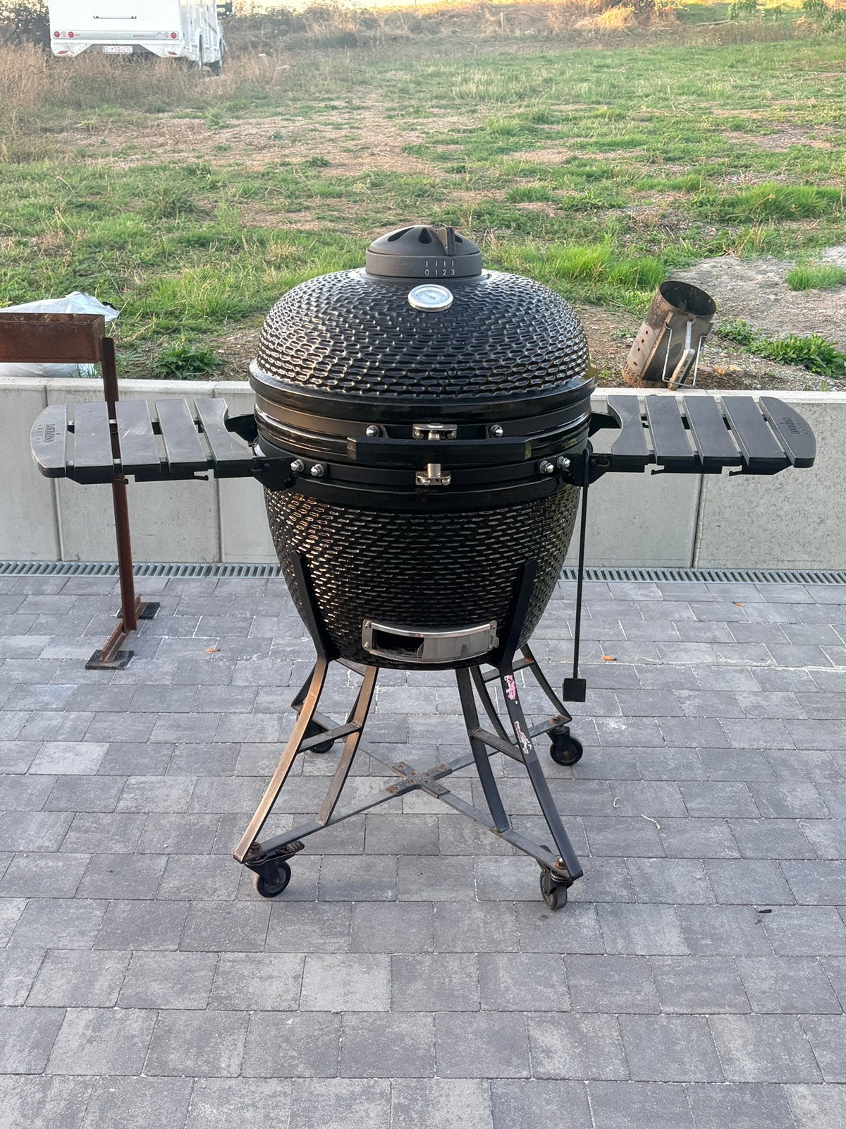 Kamado Louisiana Grill, Jardin & Terrasse, Barbecues au charbon de bois, Enlèvement, Utilisé, Avec accessoires