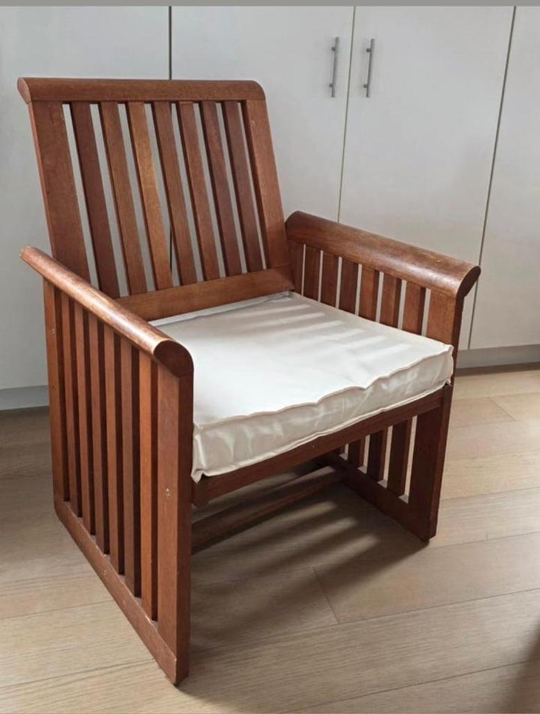 Grote houten tuinstoel met zitkussen in zeer goede staat, Enlèvement, Comme neuf, Bois